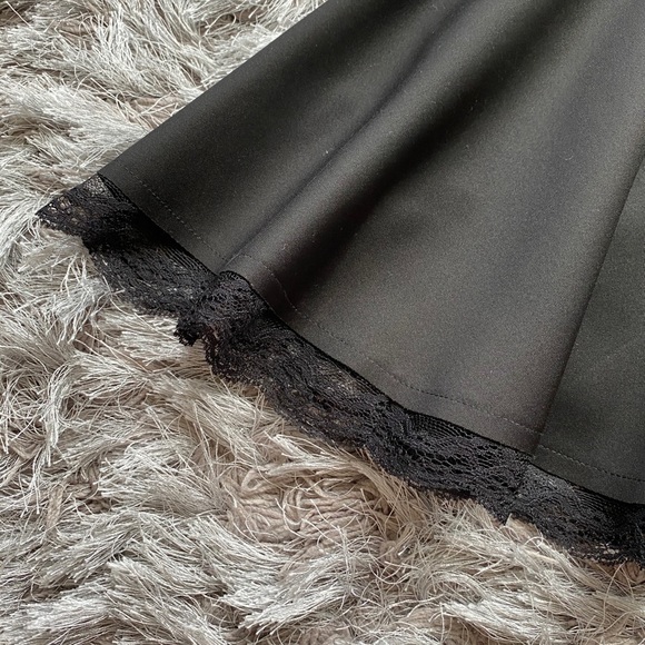 Black Skater Skirt Lace Trim. MADE IN ITALY🇮🇹 - Picture 2 of 4